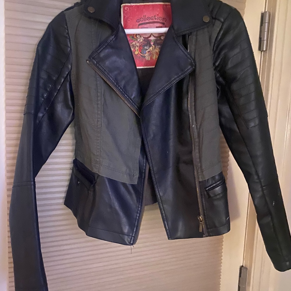 Leather jacket - Picture 2 of 15